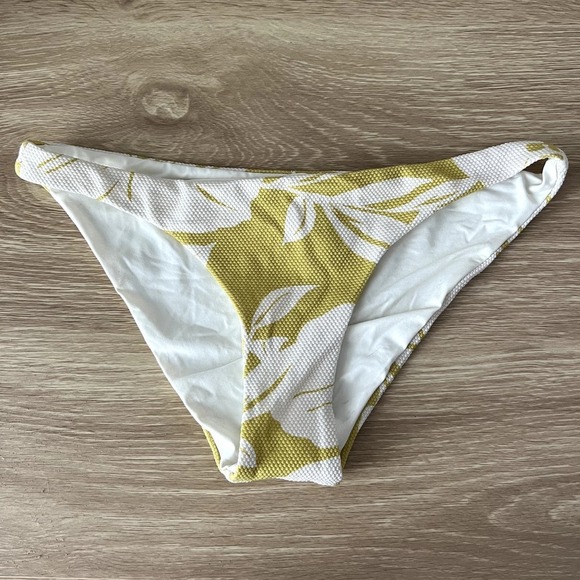 L*Space Revolve Tropical Camacho Bikini Bottoms in Havana Green - Picture 2 of 7